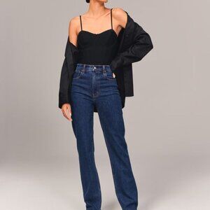 NWT Abercrombie Ultra High Rise 90s Straight Jean size 30